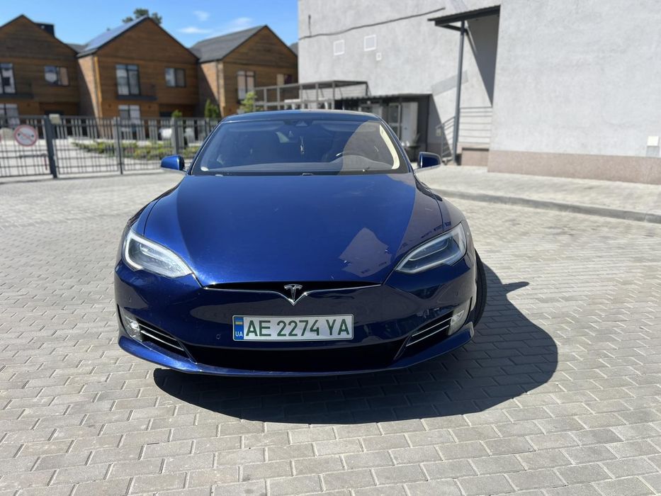 Tesla model S 75D