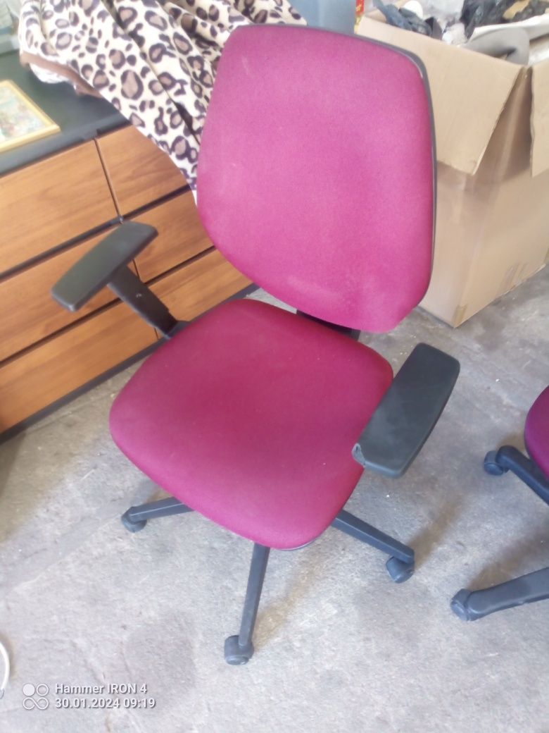 Krzesła obrotowe nowy styl
