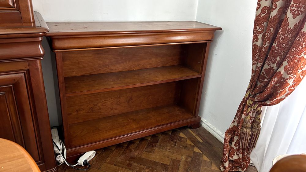 Livreiro em cerejeira (aprox. 80x30x120A cm)