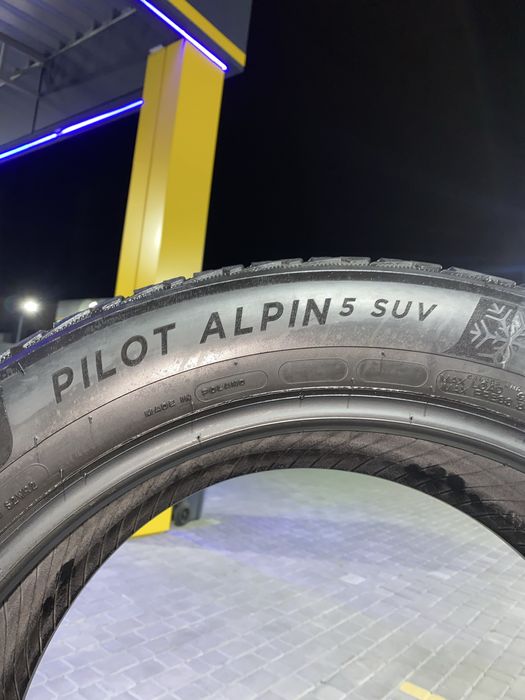 Резина зимняя 235 55 R19 Michelin