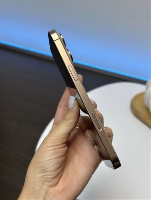 16 pro max 256 gb Desert titanium