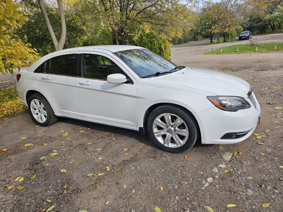 Chrysler 200 в отличном состоянии