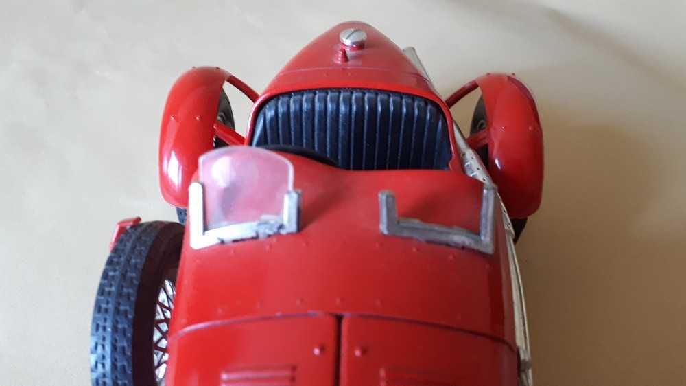 BURAGO Alfa Romeu 2300 Monza de 1934 - Escala 1:18
