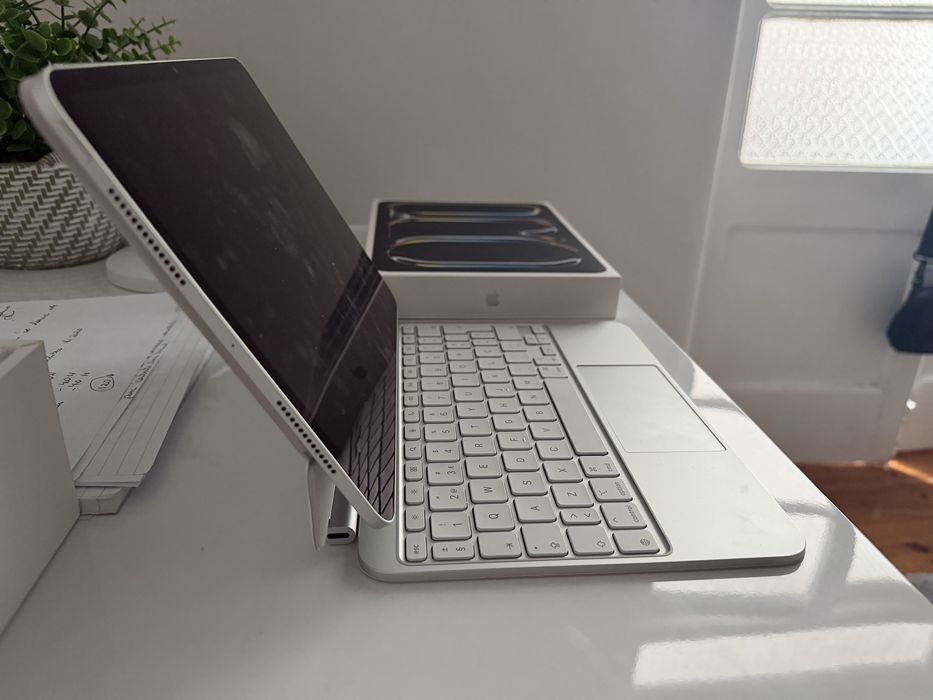 IPad Pro M5 11 Polegadas + Magic Keyboard