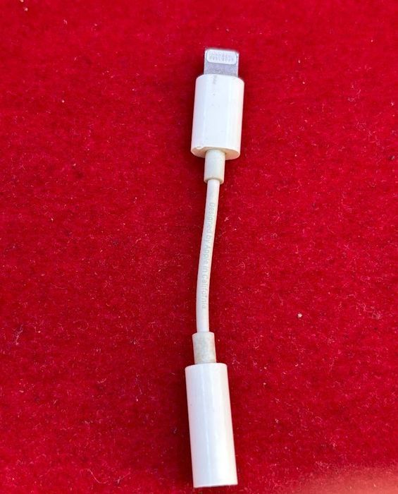outlet przejściówka lightning - mini jack 3, 5 mm apple biała opis