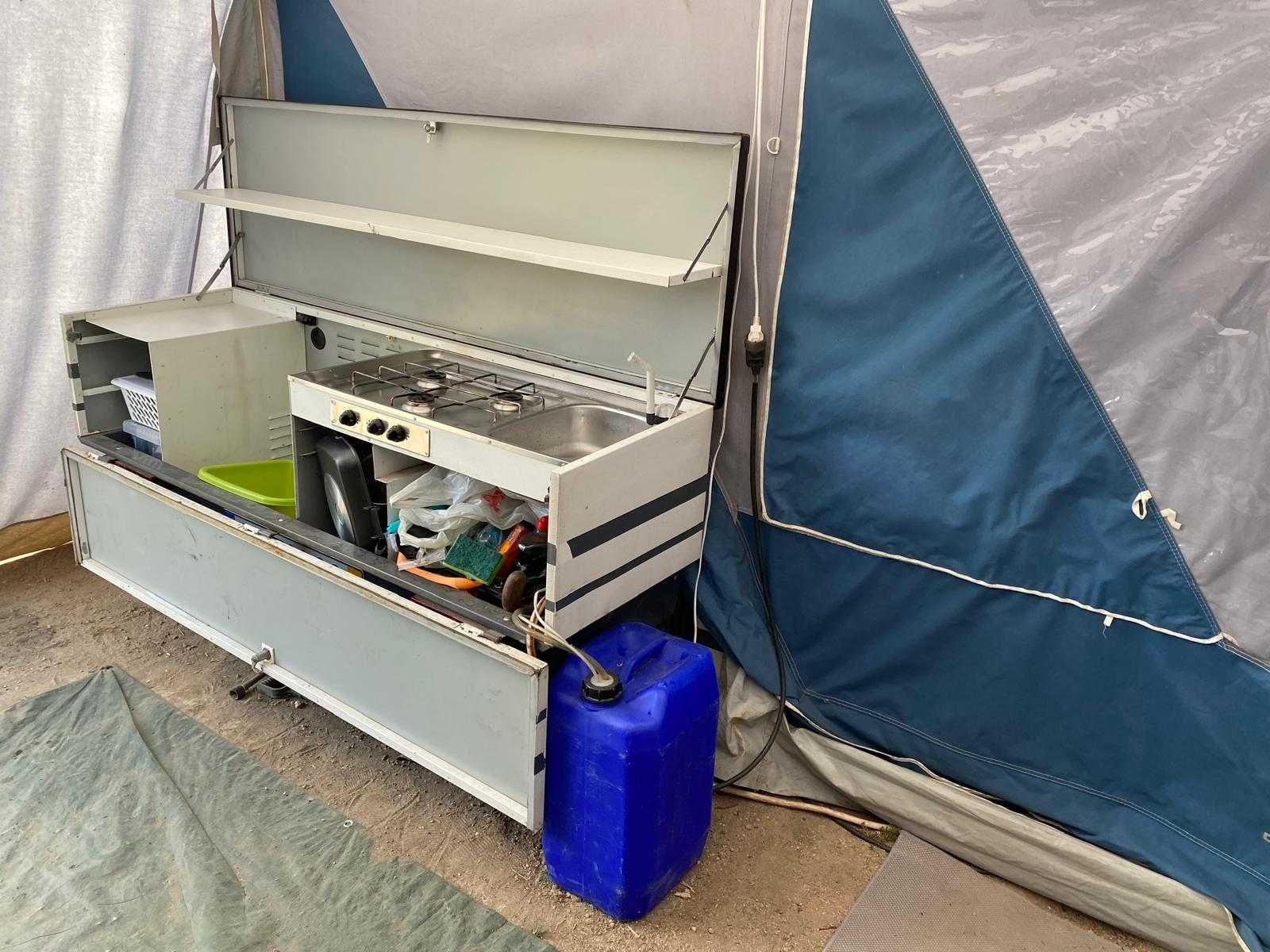 Reboque tenda com cozinha