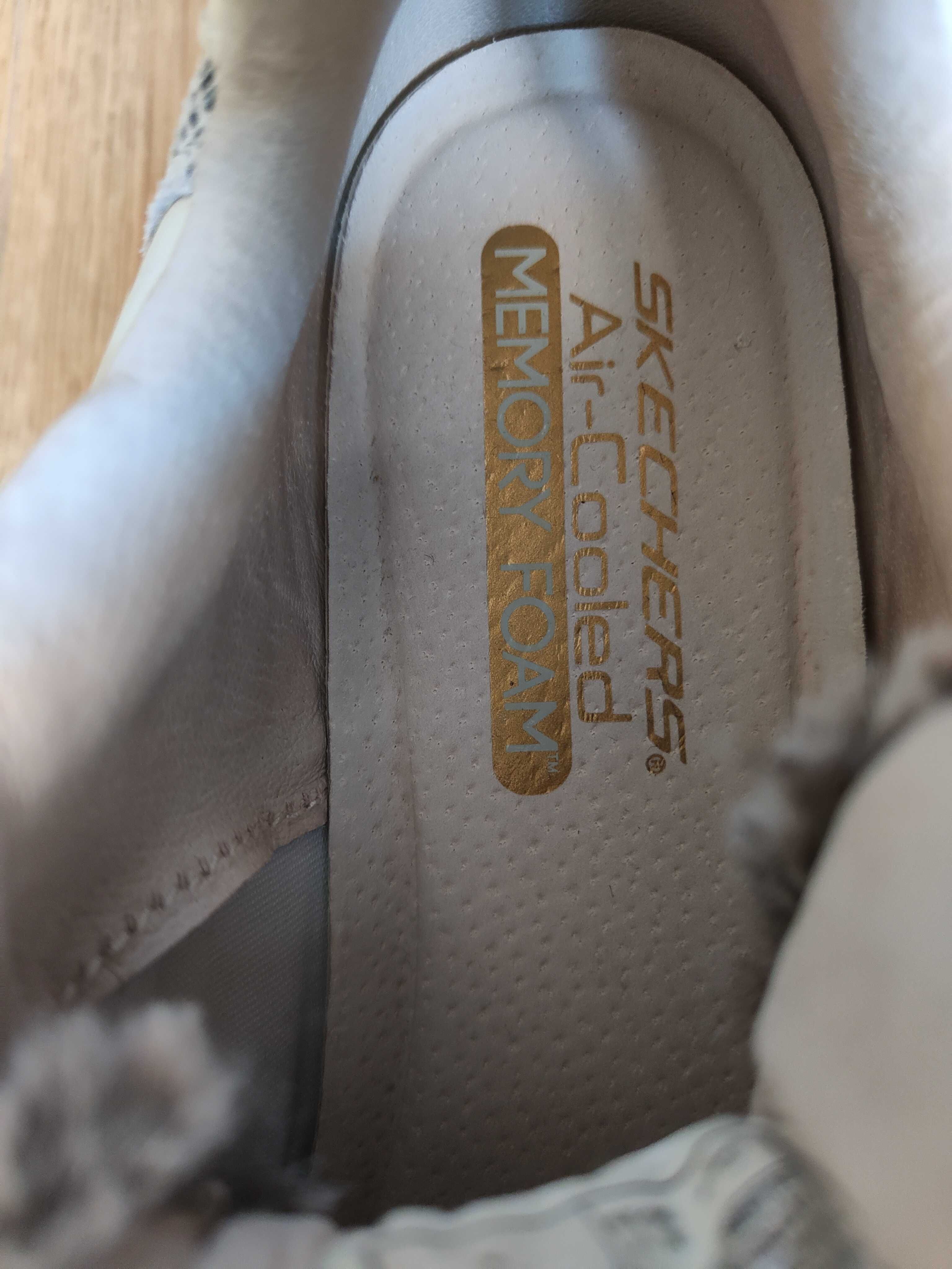 Skechers Senhora NOVOS