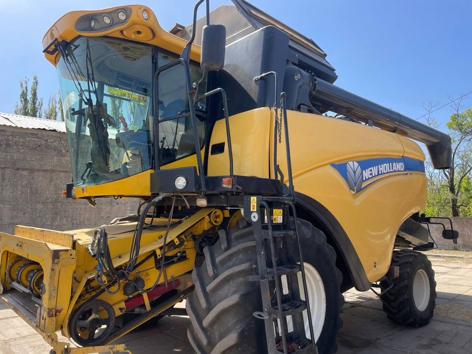 Продам комбайн NewHolland CX6090