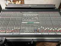 Mesa de Mistura | Crest Audio HP-Eight c/ Case com Rodas