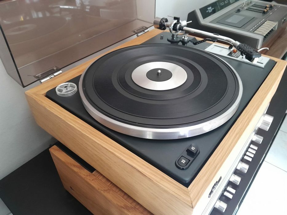 Gira Discos Sansui SR-2050C