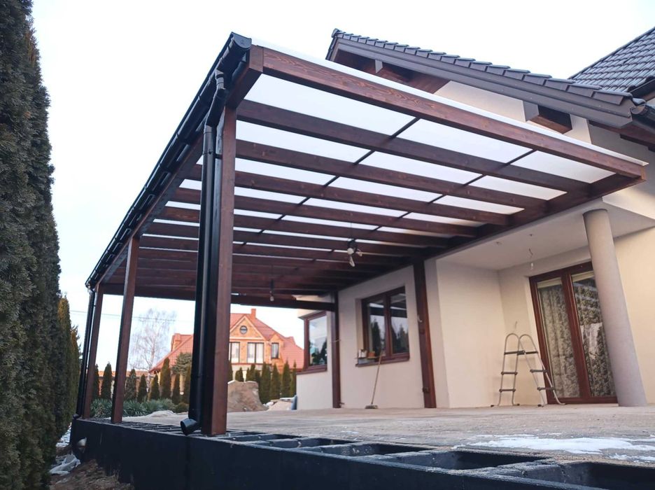 zadaszenie tarasu pergola dach taras drewniany poliwęglan 400x600