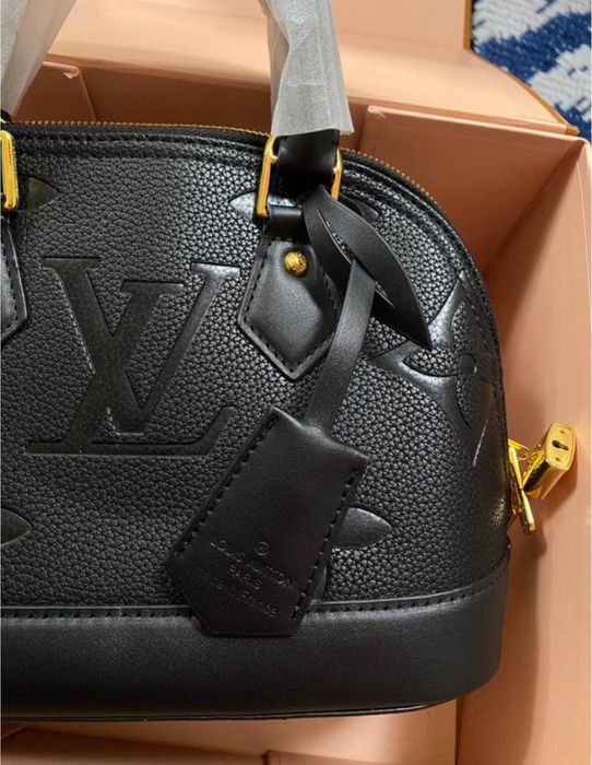 Продам маленьку сумочку відомого бренда. Люкс якість