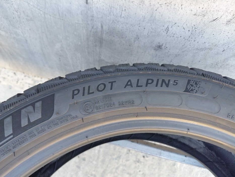 Резина зимова. 235/45 R18 Michelin Pilot Alpin 5 (арт.0382)