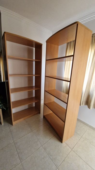 Estantes madeira castanho