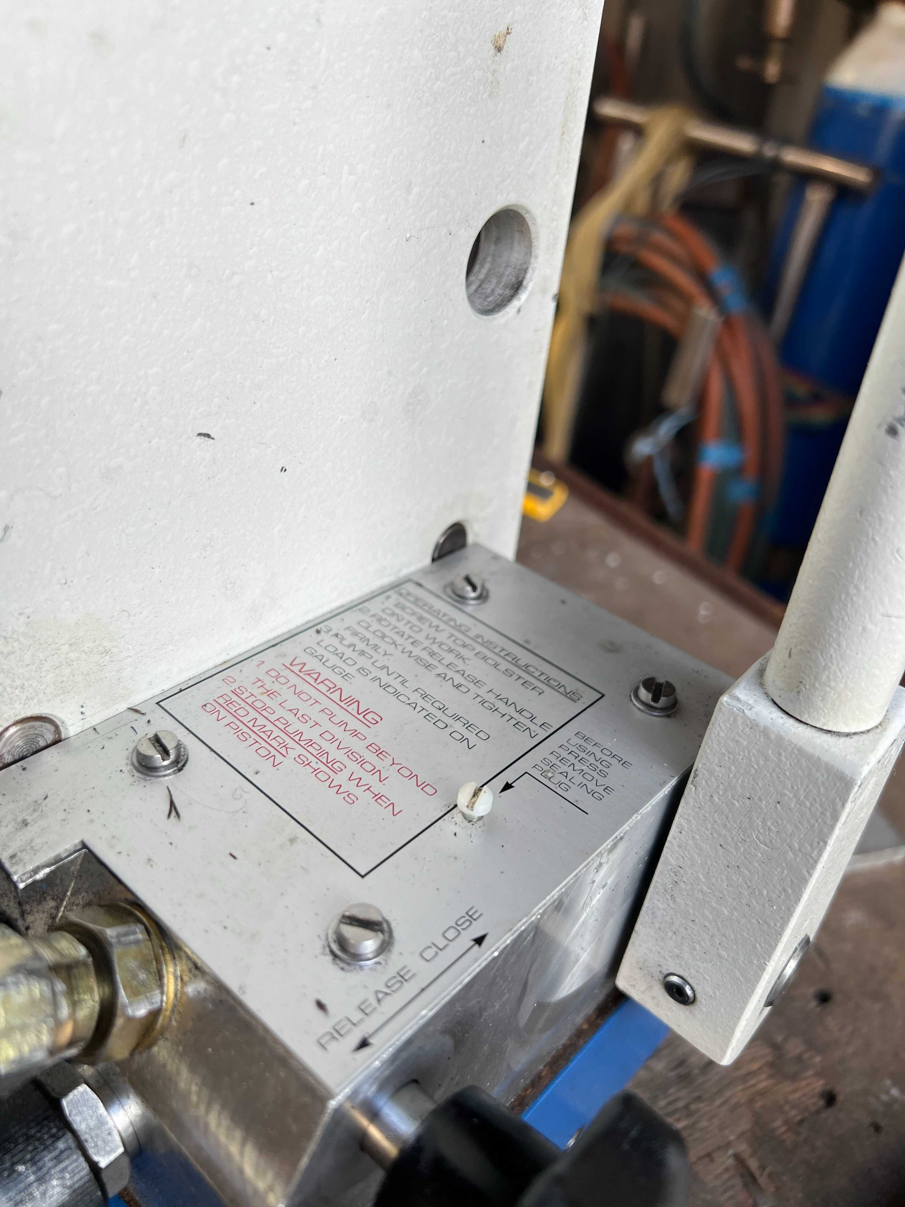 Prasa laboratoryjna 15T Specac