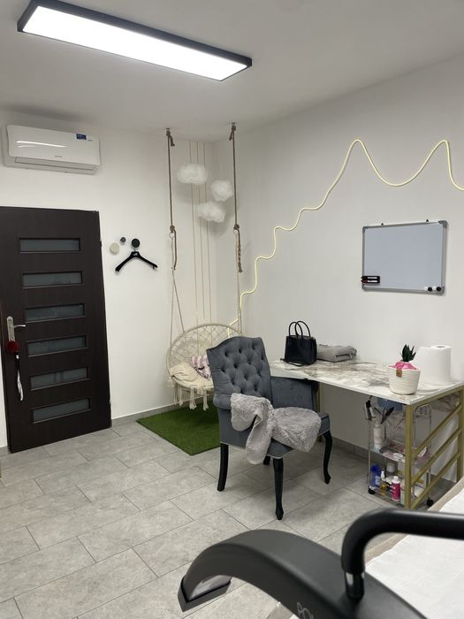 Do wynajecia lokal biurowo/uslugowy z umywalka