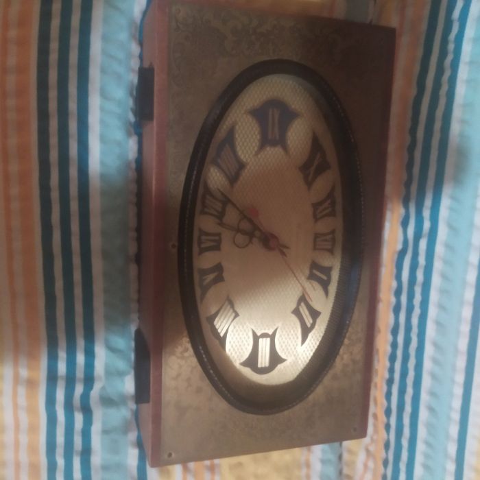 Годинник, будильник Янтар