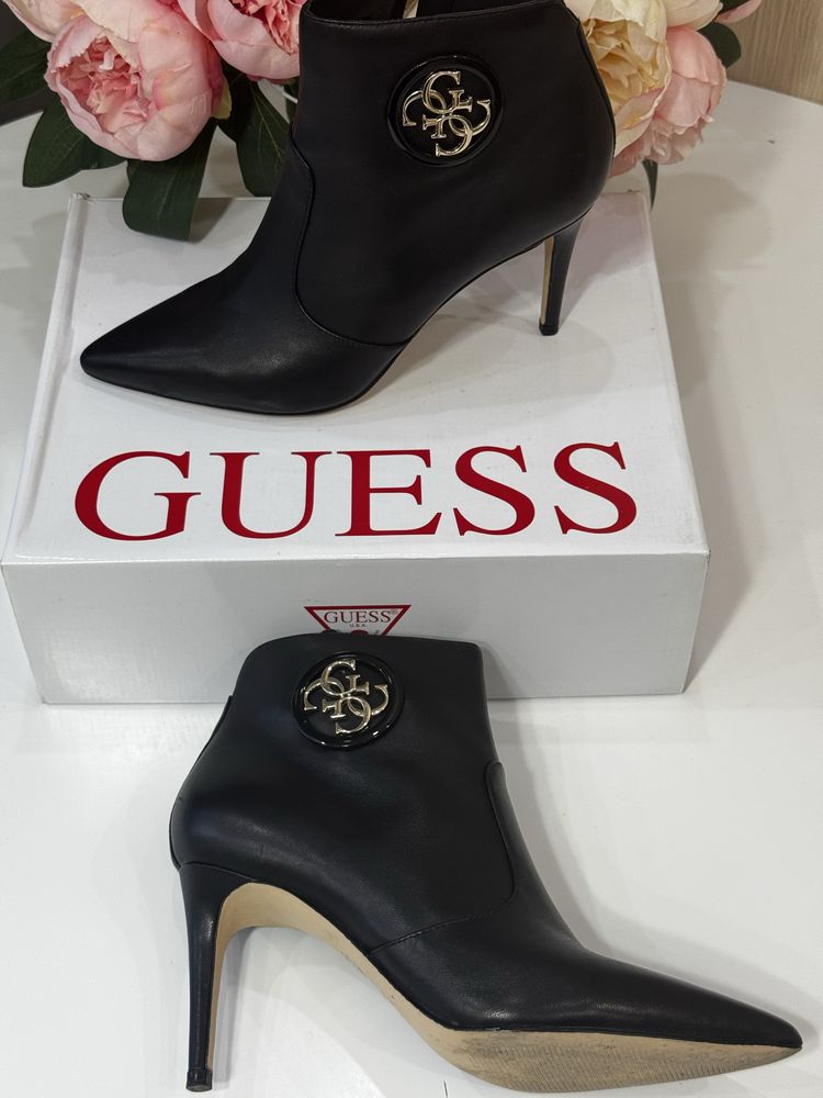 Ботільени брендові GUESS,р 40,в ідеал стані