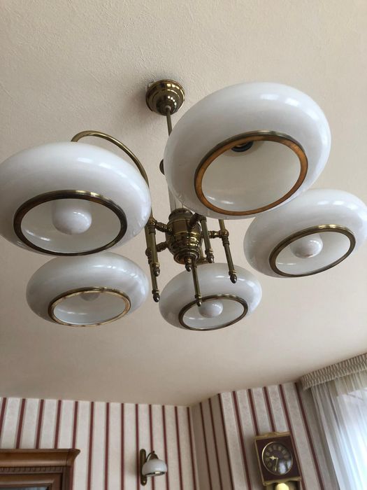 Żyrandol i kinkiety