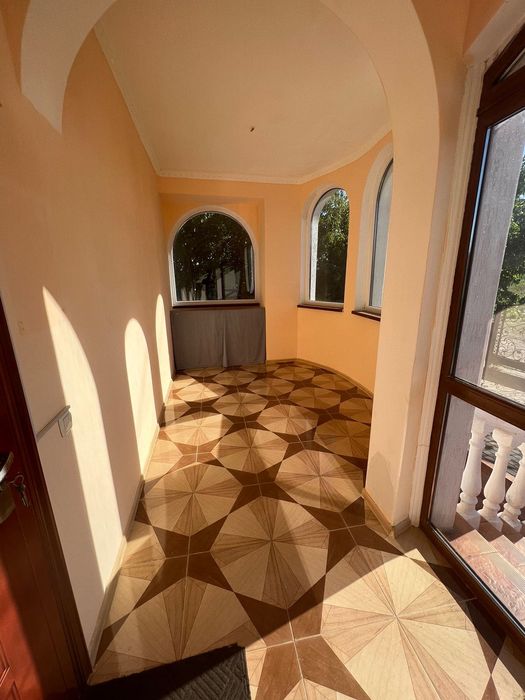 Оренда будинку на Новий Рік (3 поверхи)