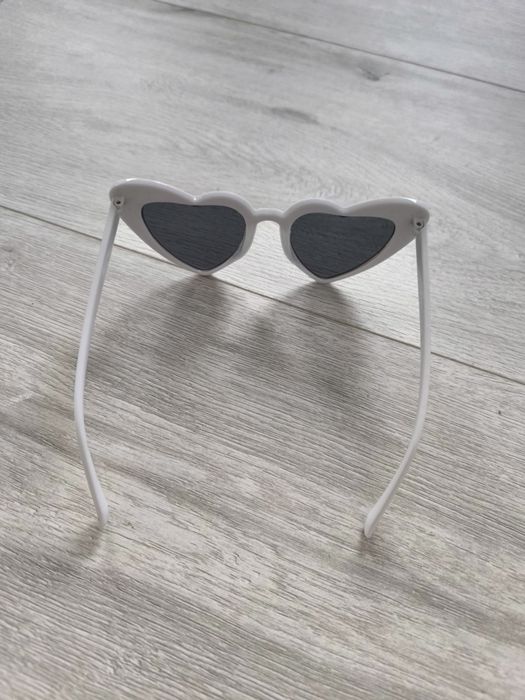 8 sztuk okularów białych serc do zdjęć nowe