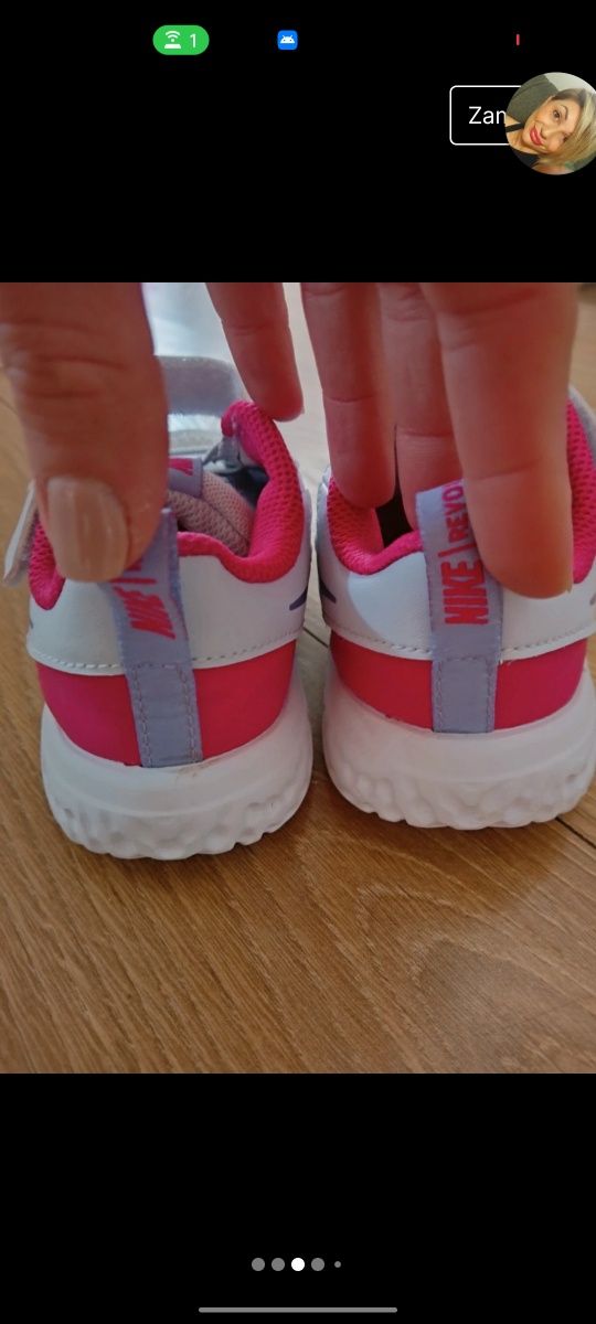 Lekkie sportowe buty Nike rozmiar 27