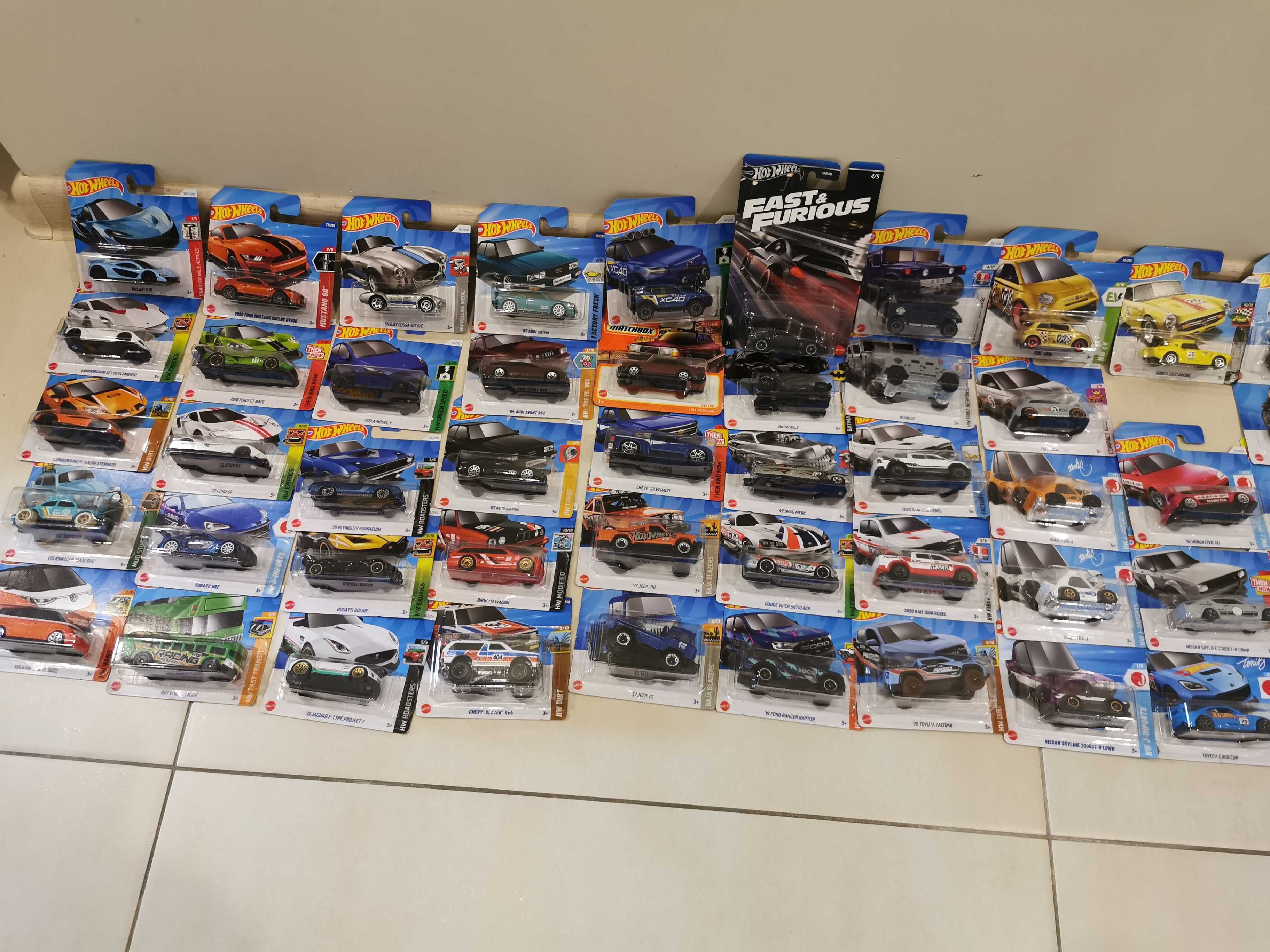 Hot wheels motor motocykl cross skuter