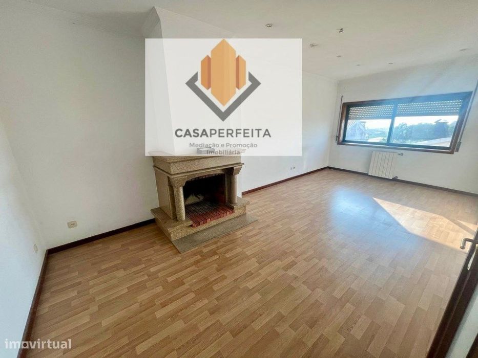 Apartamento T2 com Varandas e Lugar de Garagem - a 1500 metros da P...