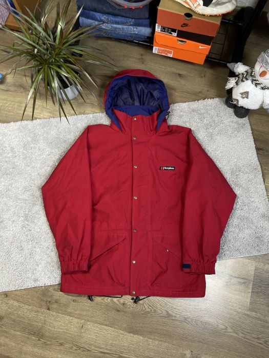 Куртка Berghaus червона