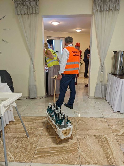 Wózek na wesele rozwożenie alkoholu wódki wódkowóz koszyk ratunkowy