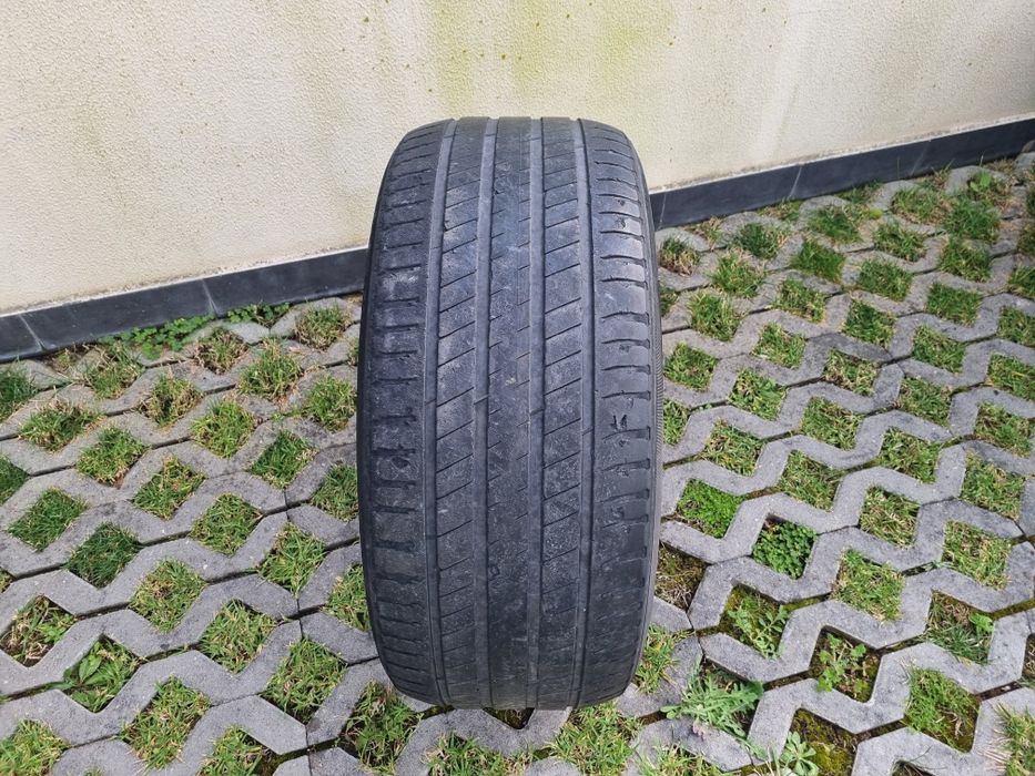 Vendo 2 pneus 275 45 r20 Michelin