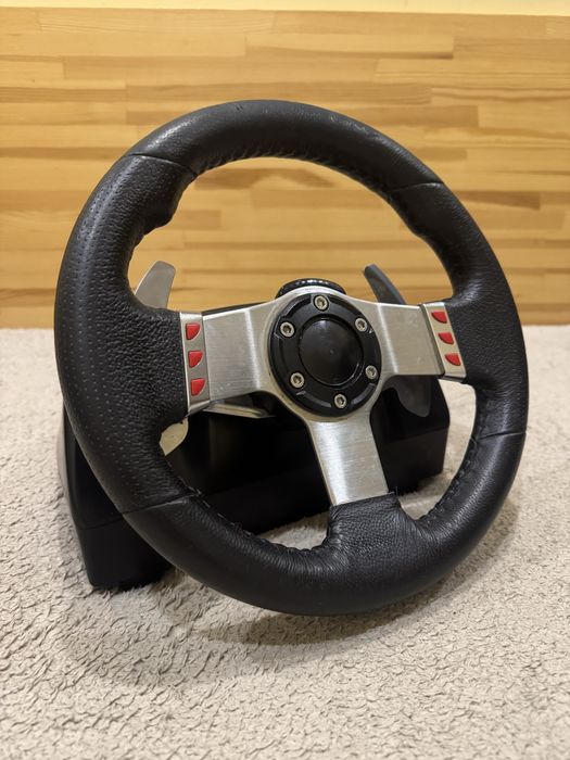 Під ремонт або на запчастини. Ігрове кермо logitech g27