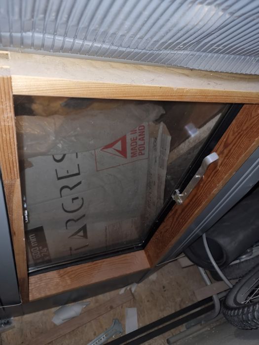 Wyłaz dachowy używany