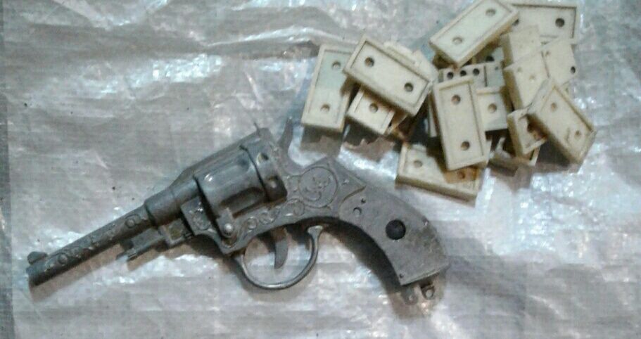 пистонный пистолет револьвер ссср домино