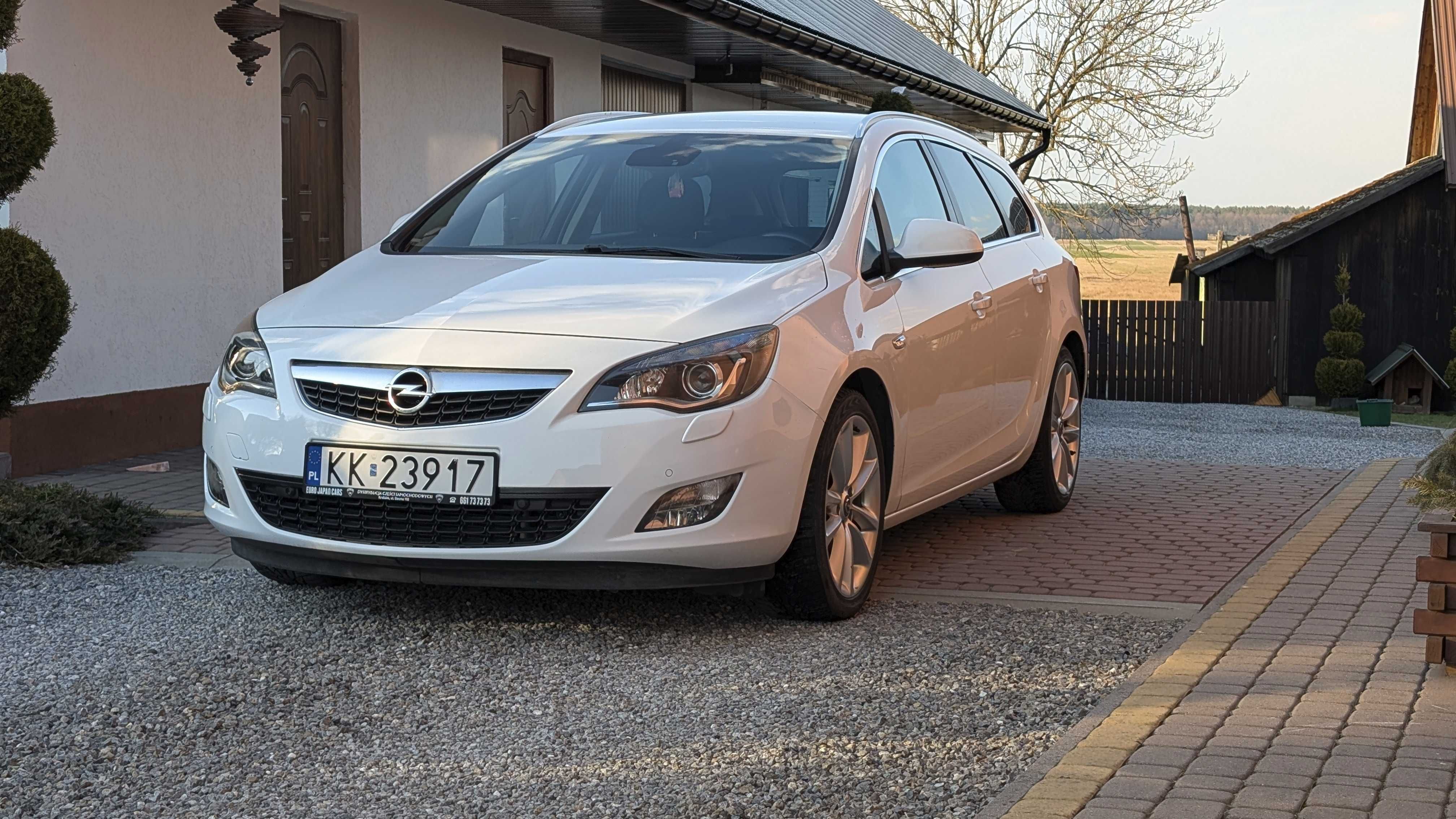 Opel Astra J 1.6 turbo 2010 r.