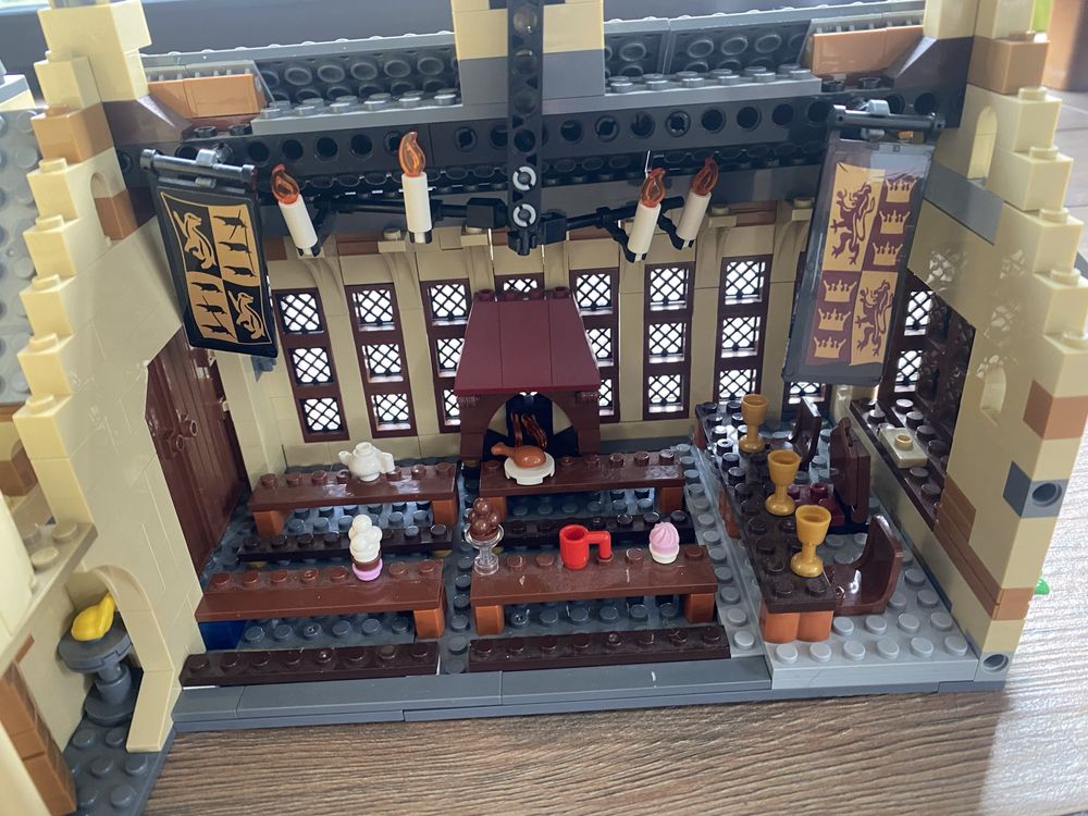 Zamek Hogwart Lego  75953 i drzewo Justice Magician