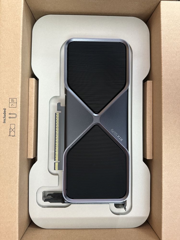 NVIDIA RTX 5070 Founders Edition нова
