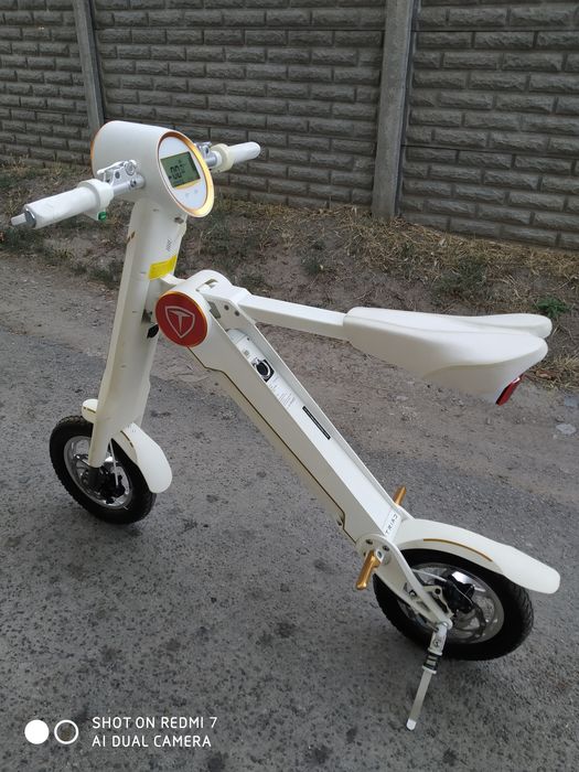 Електросамокат Тесла