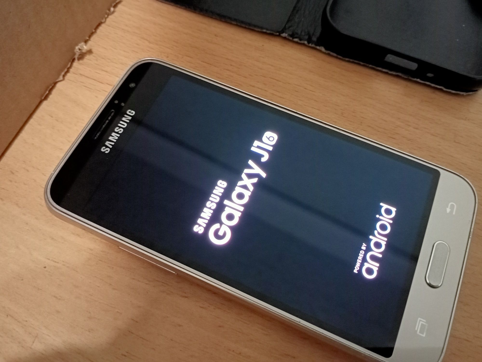 Продам смартфон от Samsung.