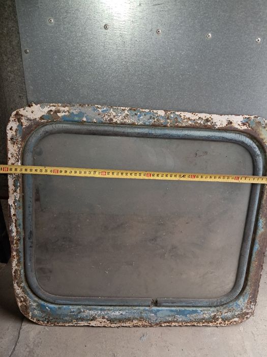 Стікла   кабіни на трактор  т 40