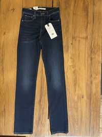 Levis 724 Straight W25 L32