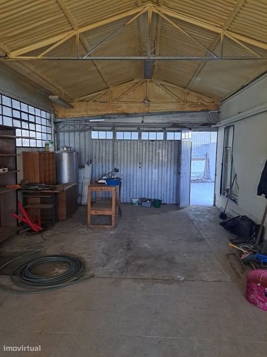 Armazém  Venda em São João da Madeira,São João da Madeira