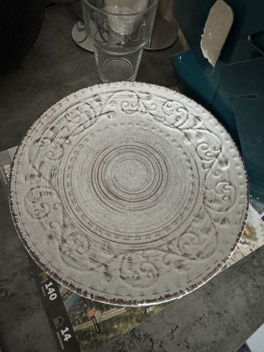 Віддам безкоштовно тарілки