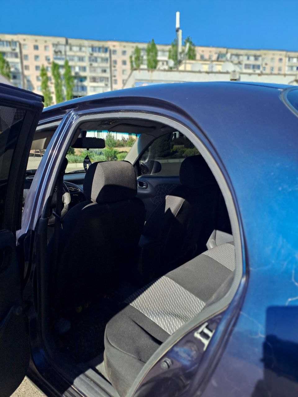 Продам машину Lanos  1.5 газ-бензин