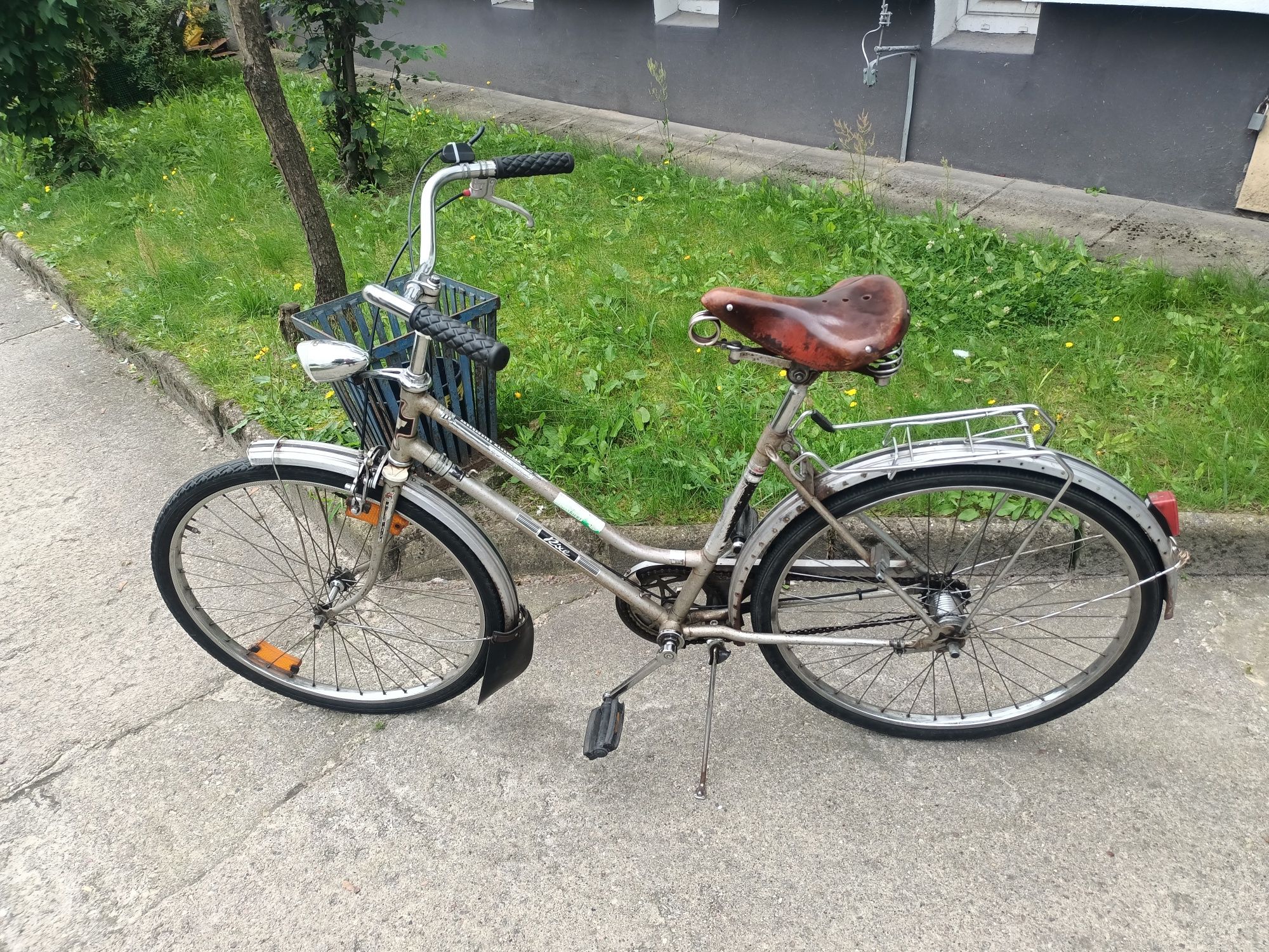 Dwa rowery z PRL koła 26 "