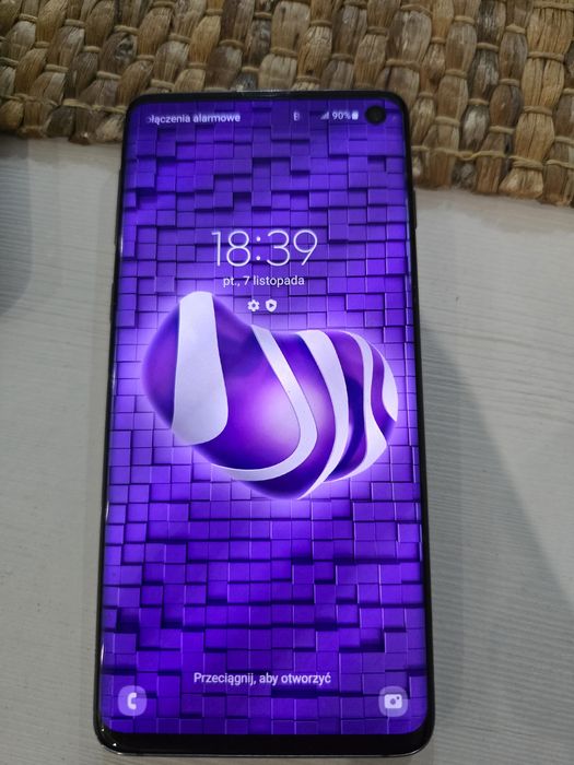 Samsung Galaxy S10 stan bardzo dobry + 3 szkła