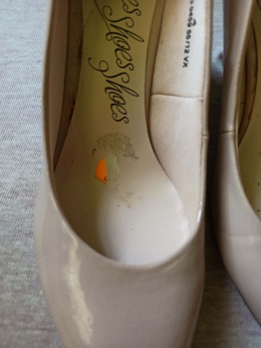 Buty szpilki beżowe