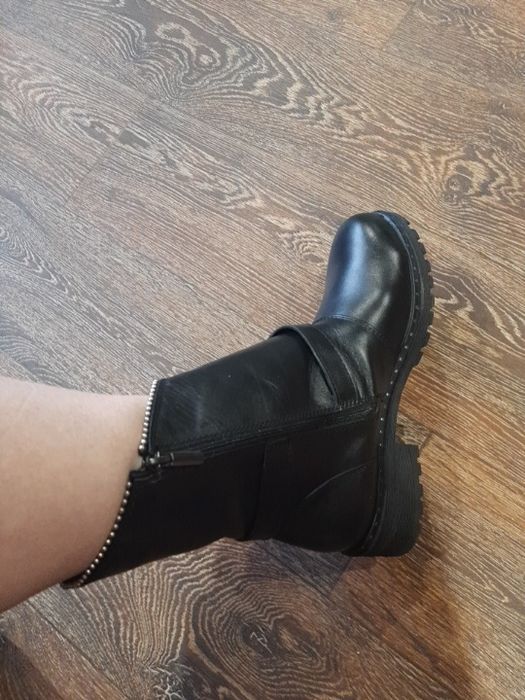 Ботиночки натуральная кожа.