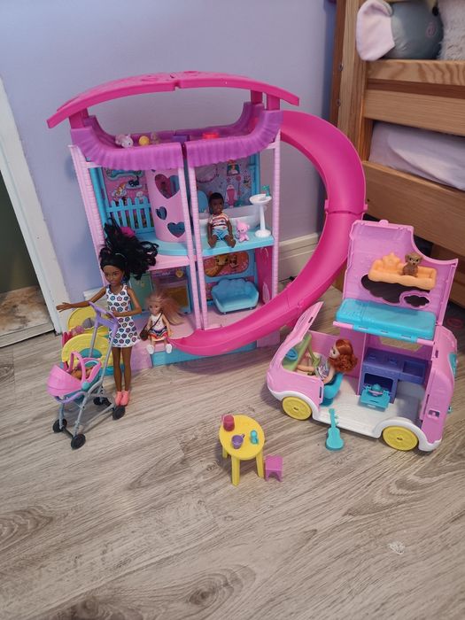 Barbie domek Chelsea