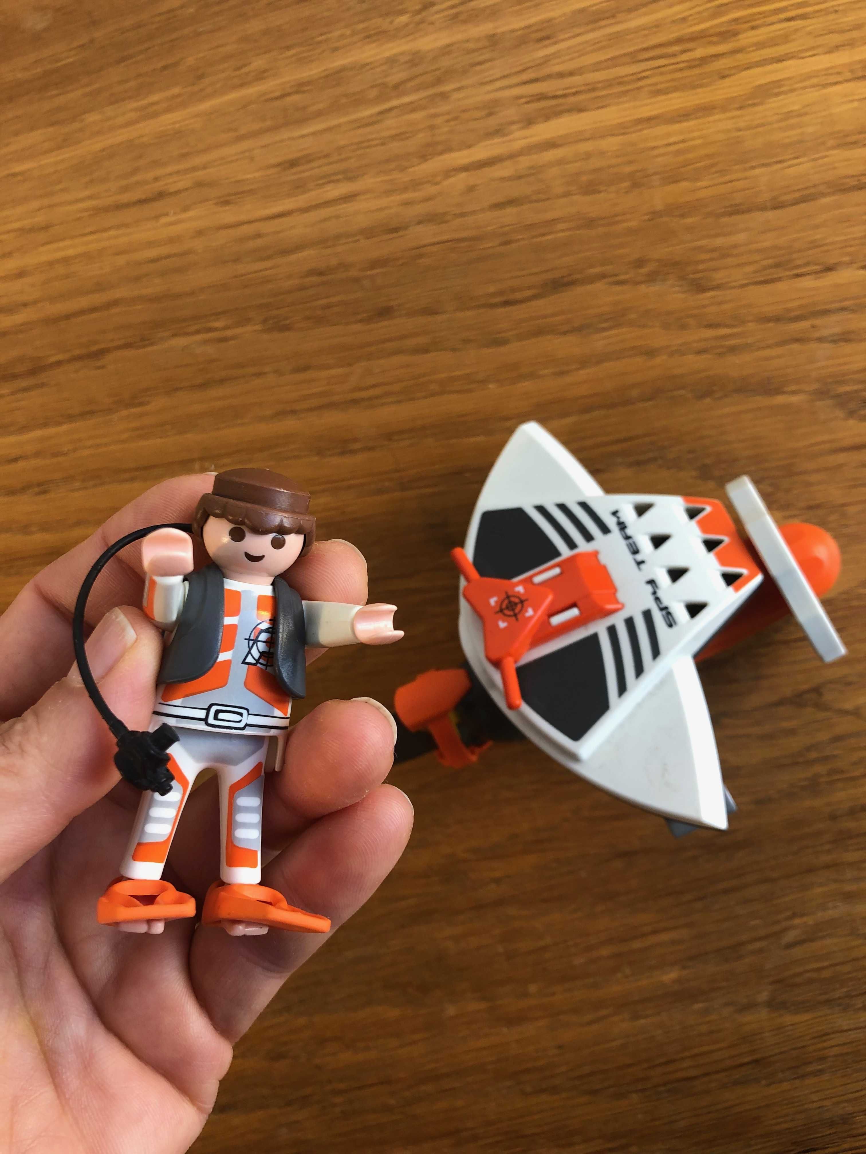 Playmobil Mergulhador com pilhas, boia e "anda" na água